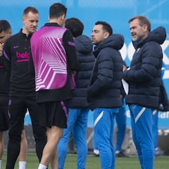 Xavi cumple su palabra: seis caras nuevas en el once