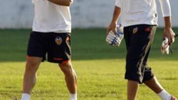 Unai Emery, entrenador del Valencia, ha convocado a 19 jugadores para el partido de ida de la ronda previa de la Liga Europa del próximo jueves contra el Stabaek noruego, rival ante el que el equipo valencianista debutará esta temporada en competición oficial