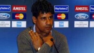 <b>MÁS ROTACIONES.</B> Deco y Ronaldinho volverán a la convocatoria, pero Rijkaard señaló que podría dar "descanso" a otros jugadores.