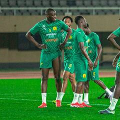 Diakhaby suma minutos en la crisis de Guinea