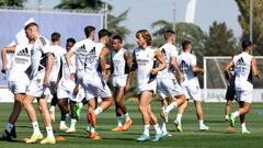 Los jugadores del Real Madrid, en un entrenamiento en Valdebebas.