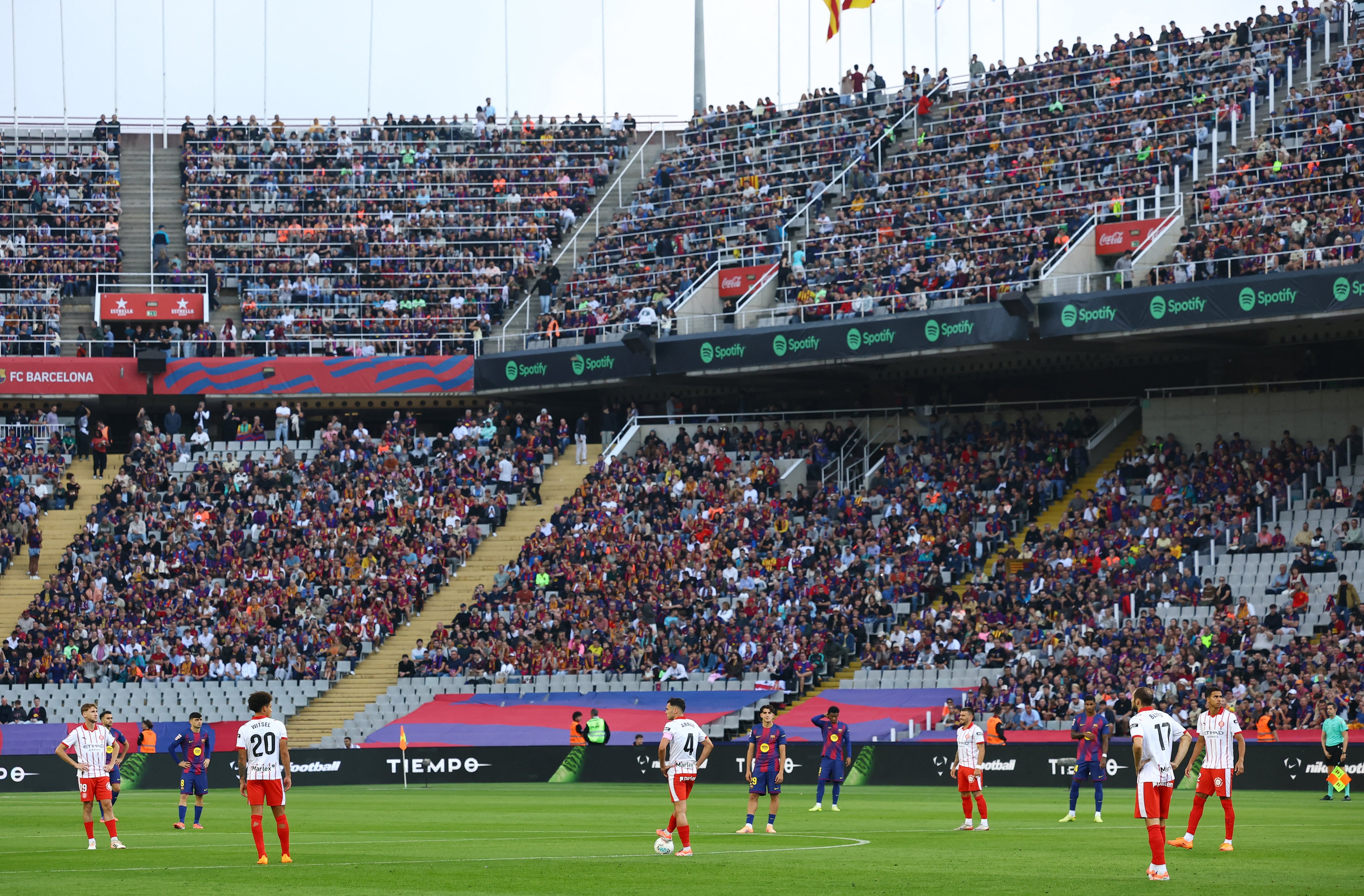 Los jugadores del Barça también protestan y se ve por la tele... a medias