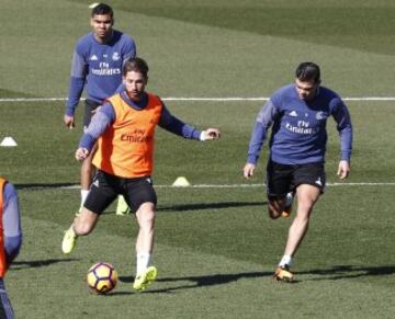 Durante el entrenamiento jugaron un partidillo, y Bale apunta a titular.