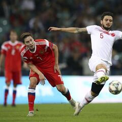 Okay acumula minutos y decepciones con Turquía