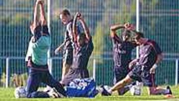 Víctor Fernández preparó un entrenamiento en la tarde de ayer en el que tras dos días de descanso, el aspecto físico fue lo más importante.