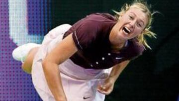 <b>ADELANTE. </b>Sharapova ganó a Kuznetsova