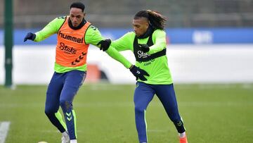 Yerry Mina regresó a entrenamientos con Everton de cara a la segunda parte de la temporada.