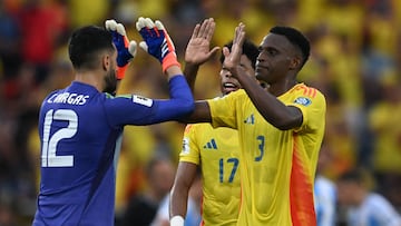 Atajada de Vargas vs. Perú, entre las mejores de la doble fecha