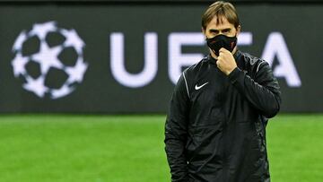 Sevilla&#039;s Spanish coach Julen Lopetegui attends a training session at the Krasnodar stadium in Krasnodar on November 23, 2020, on the eve of the UEFA Champions League Group E football match between Krasnodar and Sevilla. (Photo by Kirill KUDRYAVTSEV 