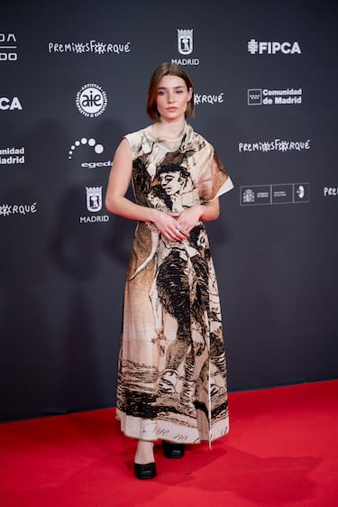 La actriz Julia Martínez posa en la alfombra roja de la 31 edición de los Premios José María Forqué.