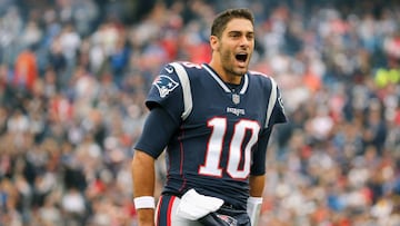 FOXBORO, MA - OCTOBER 29: Jimmy Garoppolo #10 of the New England Patriots reacts before a game against the Los Angeles Chargers at Gillette Stadium on October 29, 2017 in Foxboro, Massachusetts.   Jim Rogash/Getty Images/AFP
 == FOR NEWSPAPERS, INTERNET, TELCOS &amp; TELEVISION USE ONLY ==