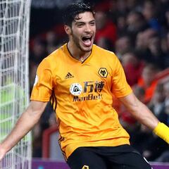 Raúl Jiménez en el top 5 de mejores delanteros en clubes y selección