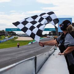 Victoria y liderato de Lowes