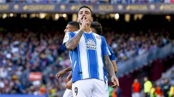 Joselu mandó callar al Camp Nou.