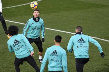 Varane and Nacho at heart of defence in Ramos' absence