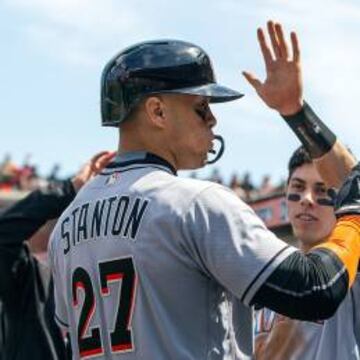 La mejor versión de Giancarlo Stanton hizo acto de aparición en el AT&T Park de San Francisco.