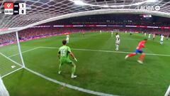 “No se puede permitir eso en un central de nivel”: lo de Alaba en el 1-0 es duro de ver