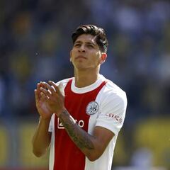 Edson Álvarez dentro del 11 ideal del mes de la Eredivisie