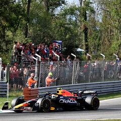 Checo Pérez chocó en la segunda práctica del GP de Italia