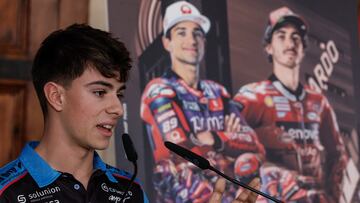 El campeón del Mundo de Moto3, David Alonso, durante el acto de presentación del cartel del Gran Premio Motul de la Comunitat Valenciana.