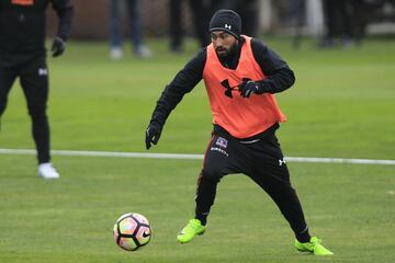 El zurdo formado en la U volvió al fútbol chileno desde el Necaxa de México.

