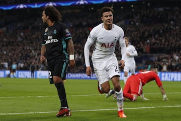 La otra estrella del Tottenham de Pochettino también está en la lista de futuribles blancos. Dele Alli todavía no ha renovado y, según la prensa inglesa, estaría estancada por discrepancias en el salario. El Madrid estaría al acecho para conseguir su fichaje, el futbolista ya anotó dos tantos a los blancos en su enfrentamiento en Wembley de Champions. 