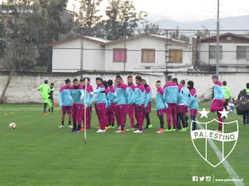 El cuadro tricolor ya trabaja en las canchas auxiliares del Estadio Municipal de La Cisterna.