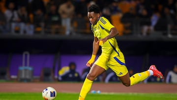 Jhon Durán en el partido entre Esteghlal y Al Nassr por la ida de octavos de final de la AFC Champions League.