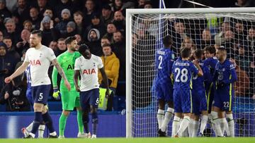 Momento del partido entre el Chelsea y el Tottenham.