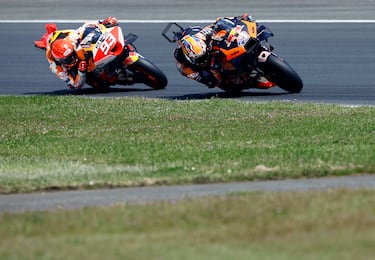 Jack Miller y Marc Márquez en un lace de carrera.