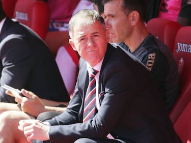 Tony Adams takes over from Lucas Alcaraz at Granada