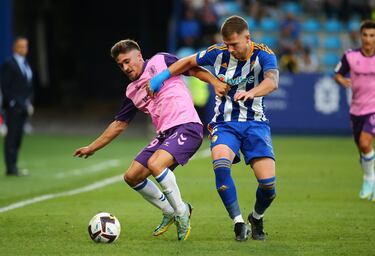 No podía haber mejor forma de estrenarse como goleador en Segunda que con un golazo de bandera. Iván Romero rompió con una media vuelta endiablada a Pascanu, después regateó a José Amo y a Makaridze, a su salida, para terminar empatando momentáneamente el partido ante la Ponferradina.