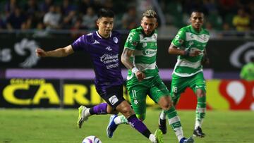 (L-R), Bryan Colula of Mazatlan and Duvan Vergara of Santos during the game Mazatlan FC vs Santos, corresponding to Round 15 of the Torneo Apertura 2023 of the Liga BBVA MX, at El Encanto Stadium, on November 01, 2023. 

<br><br>

(I-D), Bryan Colula de Mazatlan y Duvan Vergara de Santos durante el partido Mazatlan FC vs Santos, correspondiente a la Jornada 15 del Torneo Apertura 2023 de la Liga BBVA MX, en el Estadio El Encanto, el 01 de Noviembre de 2023.