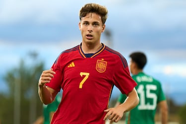 Rodrigo Riquelme (23 años)