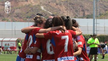 El Granada celebra un gol.