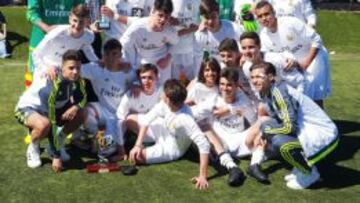 El Madrid celebra el título.