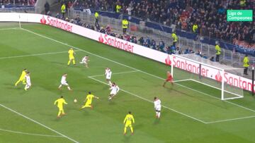 Por fallos así Luis Suárez lleva casi 25 horas sin marcar fuera de casa en la Champions