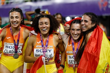 Hist¨®rica Espa?a: oro y plata del 4x400 y el 4x100 femenino... ?derrotando a EE UU!: ¡°Que se preparen que estamos aqu¨ª¡±