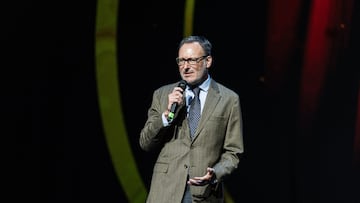 El CEO atendía a los medios.