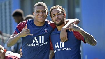 Neymar presiona a Mbappé