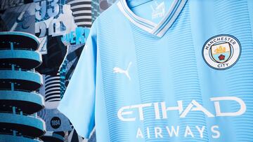 PUMA y el Manchester City presentan la nueva primera equipaci車n para la temporada 2023/24 que conmemora las dos d谷cadas del traslado del Club al Etihad Stadium. Rinde homenaje a las caracter赤sticas ic車nicas del Etihad Stadium y est芍 inspirada en la camiseta que el equipo us車 durante la primera temporada en su nuevo estadio.