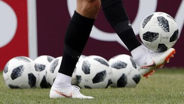 Equipación puesta en casa, test, guantes y mascarilla para volver
a entrenar