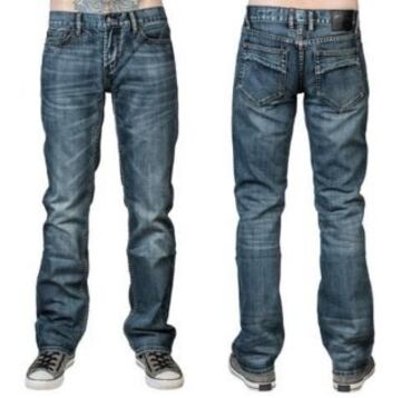 Seg¨²n un usuario, a los hombres delgados les sientan bien los pantalones anchos porque hace que sus piernas parezcan m¨¢s anchas. Sin embargo, se consigue todo lo contrario y es mucho m¨¢s recomendable usar un pantal¨®n recto o pitillo.