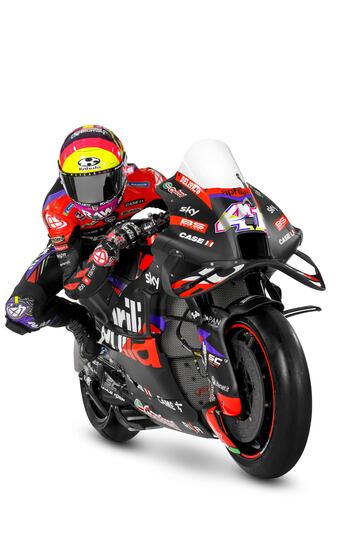 Los pilotos espa?oles ya conocen la nueva m芍quina de la casa italiana para el pr車ximo Mundial de MotoGP.