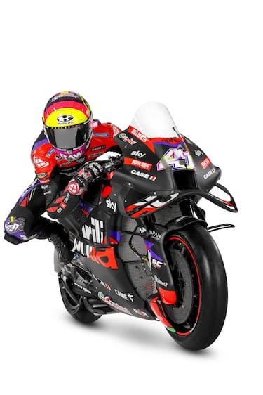 Los pilotos españoles ya conocen la nueva máquina de la casa italiana para el próximo Mundial de MotoGP. 