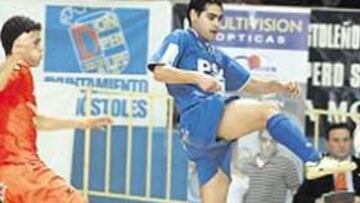 <b>DUELO. </b>Kikillo, del PSG, ante David, del Benicarló.