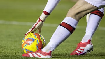 Detail of Ball Voit in hands of Pau Lopez during the 10th round match between America and Toluca as part of the Liga BBVA MX, Torneo Clausura 2025 at Ciudad de los Deportes Stadium, on March 01, 2025 in Mexico City, Mexico.