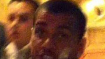 Dani Alves impidió que Messi firmara autógrafos