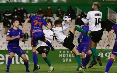 Peligra el Amorebieta-Racing por varios positivos por COVID en los vascos