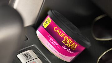 Ambientador de coche en lata.